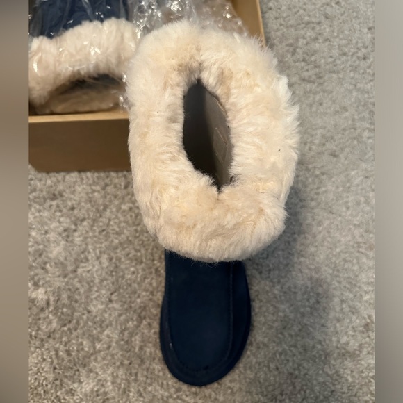 Ugg Boots - Downtown - Picture 6 of 9